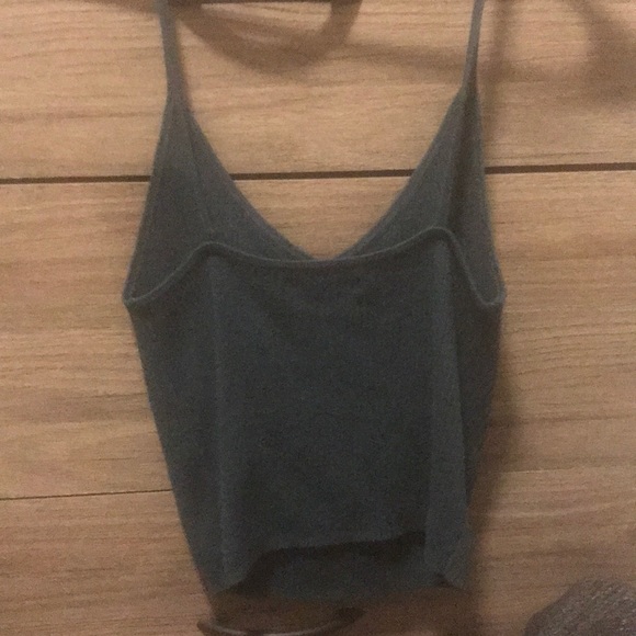 Kendall & Kylie dark green crop top - Picture 2 of 2